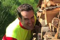 fertiges Kaminholz, Baumfällung, Gefahrbaumbeseitigung, Häcksler, Kaminholz, Motorsäge